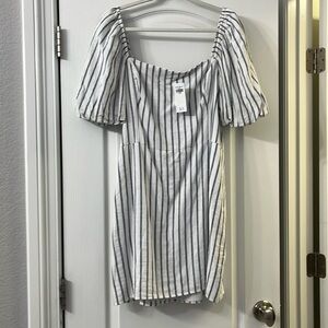 Abercrombie and Fitch linen dress. It has pockets! XL fits like a L. PTP 19.5.